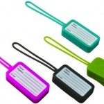 USB  флешек, и бирка для багажа