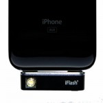 iFlash, новая внешняя фотовспышка для iPhone