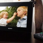 Новые  цифровые фоторамки  Sony HD Series S умеют играть HD видео