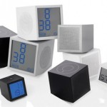 Дизайнерский гибрид часов-колонками LEXON Prism