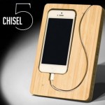 Стильная док-станция для iPhone из бамбука