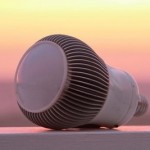 «Умная» светодиодная лампочка iLumi