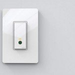 Выключателем Belkin WeMo Light Switch можно управлять на расстоянии с помощью смартфонов