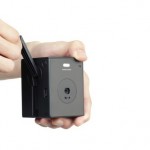 Цифровая камера Sun & Cloud  аккумулятор которой, заряжается от ручного генератора