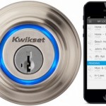 Умный дверной замок UniKey который можно открывать ключами или дистанционно с помощью мобильных устройств