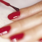 Лак для ногтей поможет обнаружить наркотики и другие опасные вещества в напитках