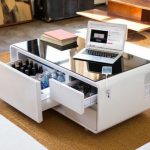 Журнальный Sobro Cooler Coffee Table имеет встроенный холодильник
