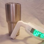 Graffiti Grip – ручка для бокалов со светодиодной бегущей строкой