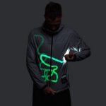 Ветровка Solar Charged Jacket  светящаяся в темноте заряжается от лучей солнца