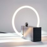 Rlon L3Rlon L3 – необычная настольная лампа с интерактивным включателем