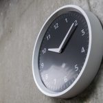 Настенные часы Amazon Echo Wall Clock с умным голосовым помощником Alex стоят 30$