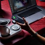 Nomodo Trio – гибрид из беспроводного зарядного устройства и подставки для нагрева/охлаждения кружки