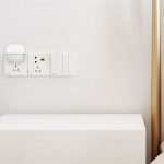 Yeelight Plug-in Night Light – недорогой ночник с датчиком освещенности