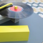 Проигрыватель пластинок DUO со съемной Bluetooth колонкой