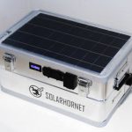 SOLARHORNET 1000-  защищенная мегаповребанка с солнечной батареей