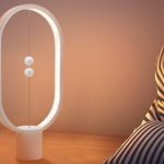 Heng Balance Lamp Wooden Light – инновационный светильник для фонового освещения комнаты
