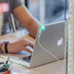 Светодиодный флажок Luxafor Flag предупреди окружающих, что вы  работаете за компьютером и заняты