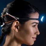 Налобный фонарик Petzl IKO CORE с ультраудобным креплением на голову