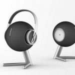 Колонку LEAPX Talking Heads Speaker можно использовать как подставку для наушников