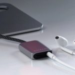 Адаптер Satechi USB-C PD Audio Adapter позволяет подключать к USB-C  наушники и зарядник одновременно