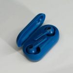 Аккумулятора новых полностью беспроводных наушников Nokia Lite Earbuds хватает на 36 часов работы