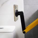 Держатель смартфонов iSwift Roboarm для туалета и ванной комнаты  стоит 40$