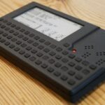 CL-32 – карманный компьютер  с E Ink экраном и полноценной клавиатурой