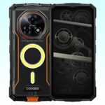 Новый туристический защищенный смартфон Doogee Fire 7 Pro имеет двойной фонарик