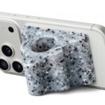 Apple выпустили ограниченную серию держателей для людей с отграниченными возможностями